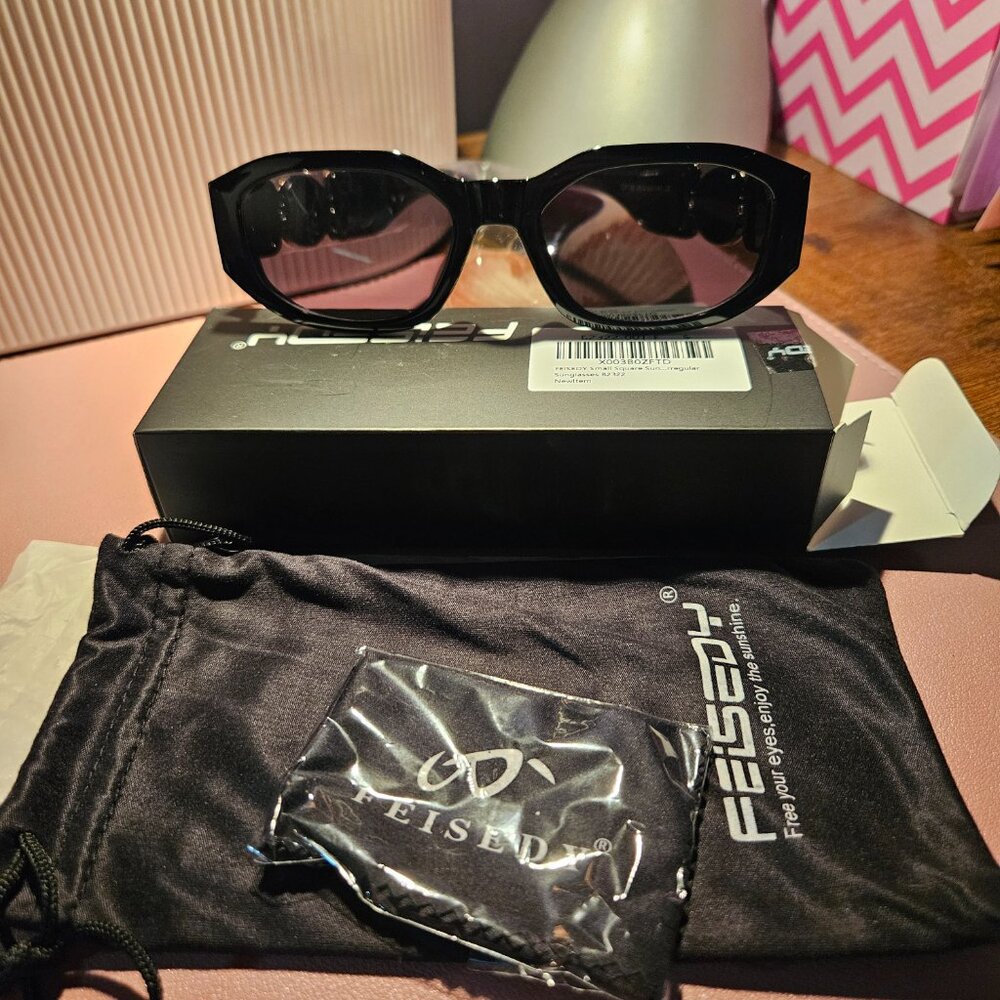 Feisedy | Fashion Retro Biggie Black and Gold Unisex Sunglasses